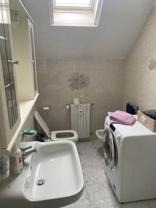 La Casa Di Giada Lägenhet Peschiera Borromeo Exteriör bild