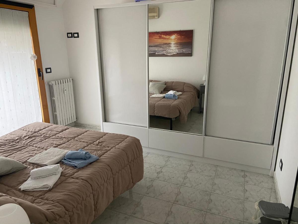 La Casa Di Giada Lägenhet Peschiera Borromeo Exteriör bild