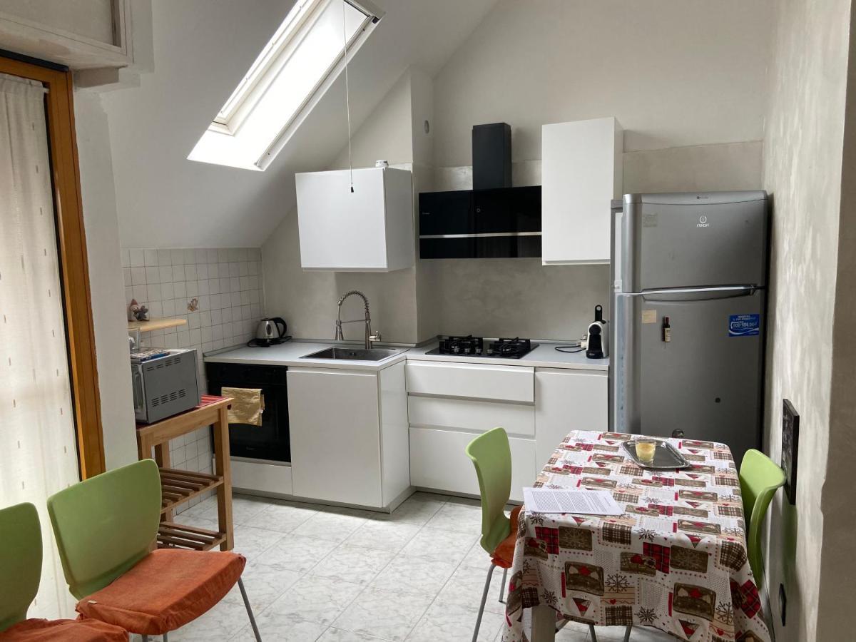 La Casa Di Giada Lägenhet Peschiera Borromeo Exteriör bild